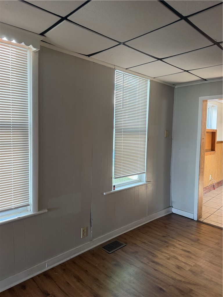 218 E Division St — photo 4