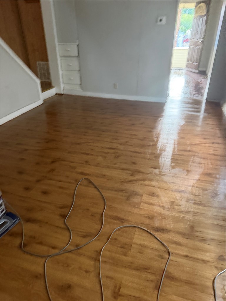 218 E Division St — photo 5