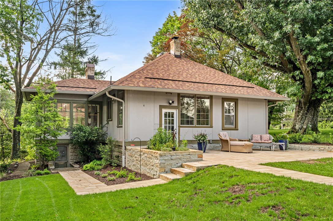 2 Maurers Ln — photo 1