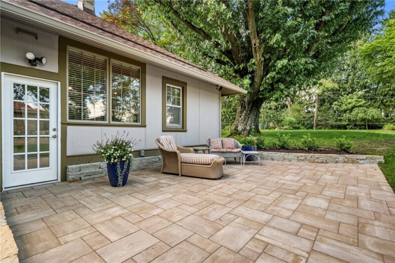 2 Maurers Ln — photo 4