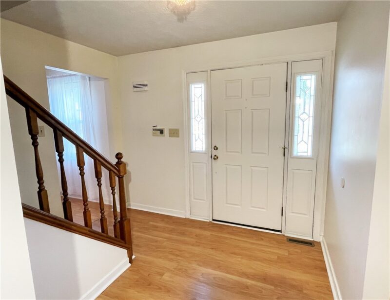 16 WINDSOR COURT — photo 2