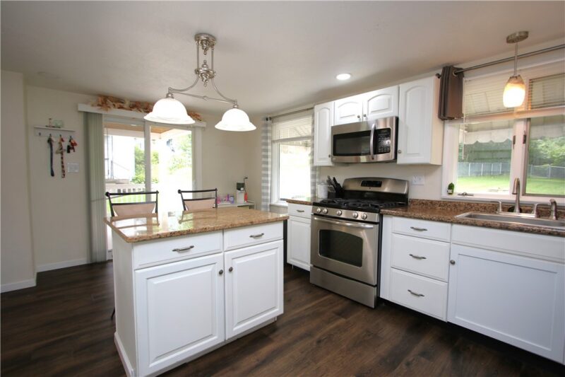 706 East Drive — photo 4