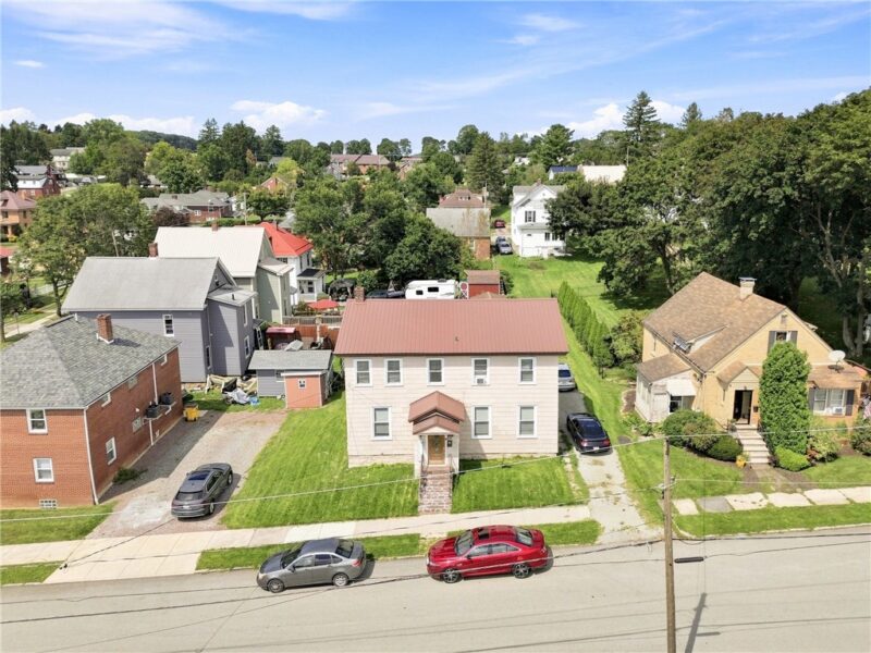 256 W Fairview Street — photo 2