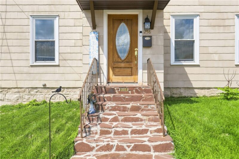 256 W Fairview Street — photo 5