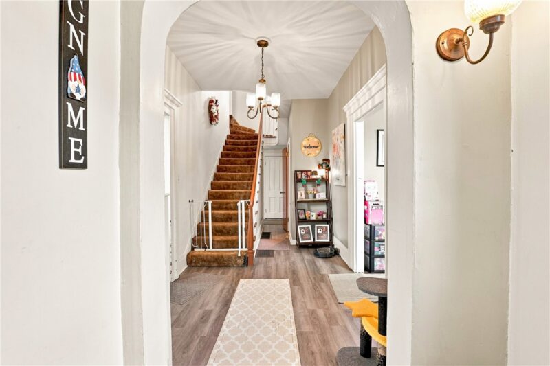 256 W Fairview Street — photo 7