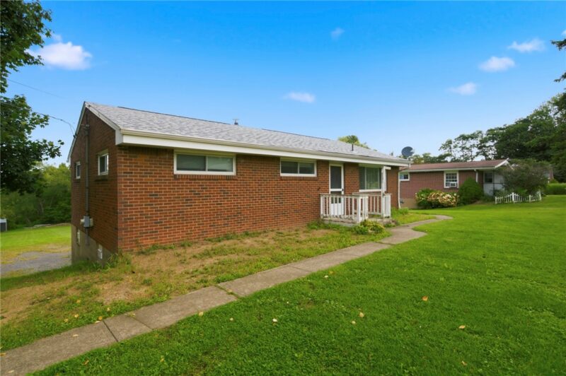 739 Winfield Rd — photo 2