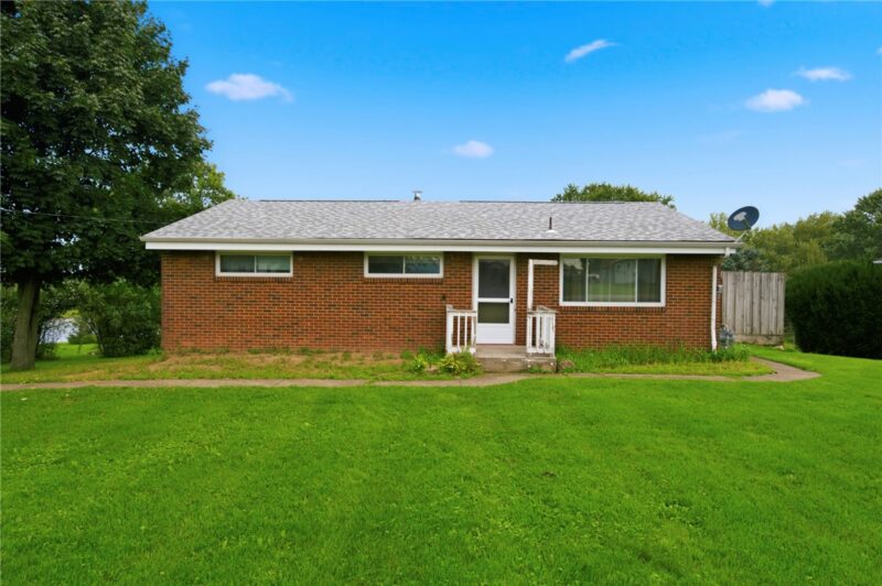739 Winfield Rd — photo 3