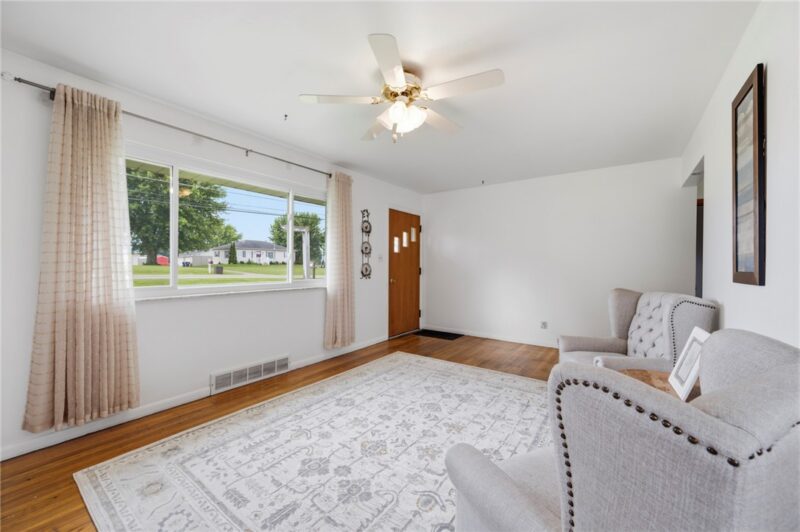 739 Winfield Rd — photo 6