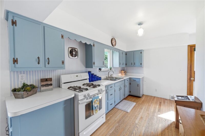 739 Winfield Rd — photo 8