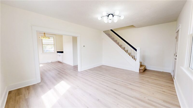121 Sampson Ave — photo 5