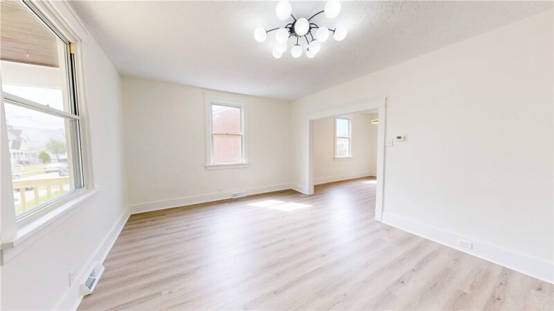 121 Sampson Ave — photo 7