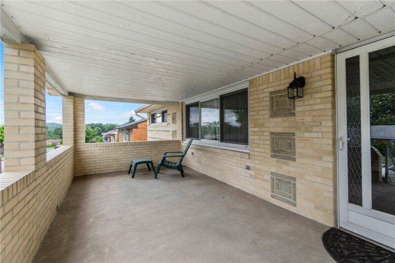 320 Livingston Rd — photo 3