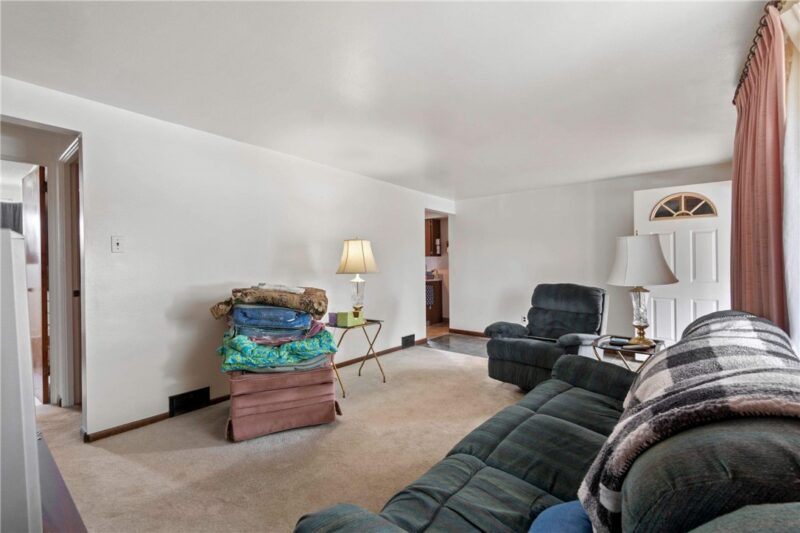 320 Livingston Rd — photo 5