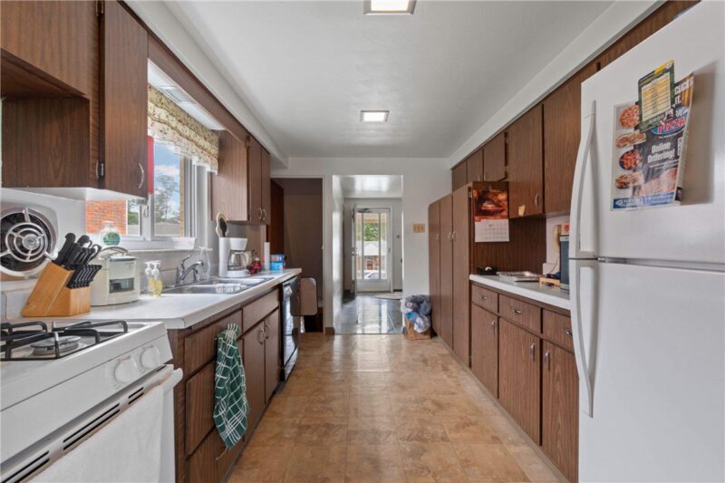 320 Livingston Rd — photo 8