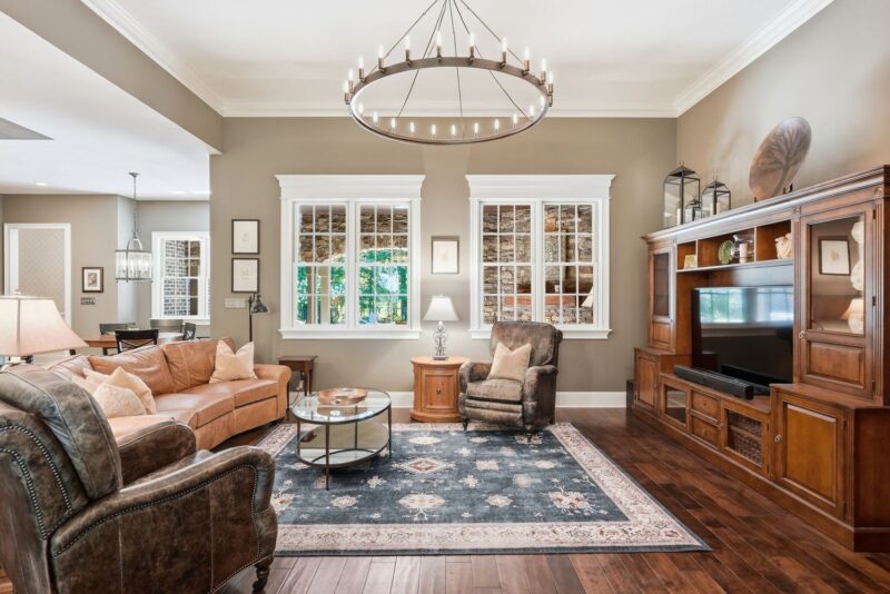 100 Silver Pines DRIVE — photo 4
