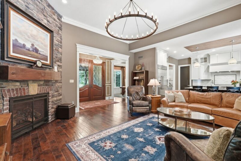 100 Silver Pines DRIVE — photo 5