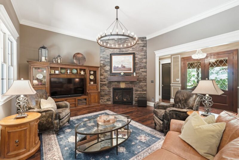 100 Silver Pines DRIVE — photo 6