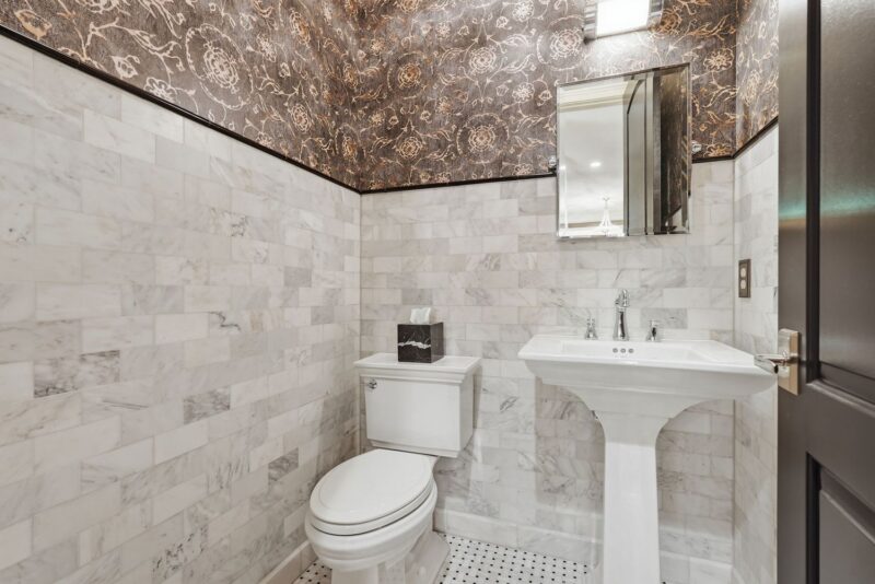 100 Silver Pines DRIVE — photo 8