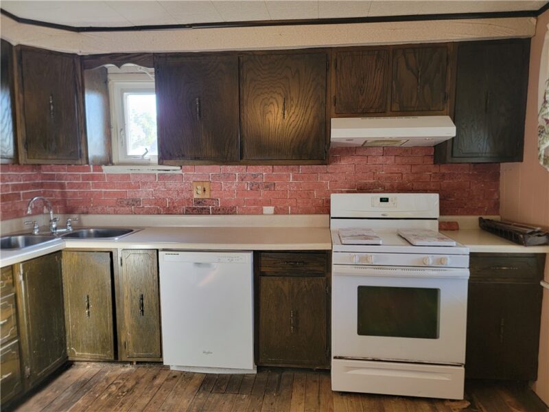 214 Perry St — photo 3