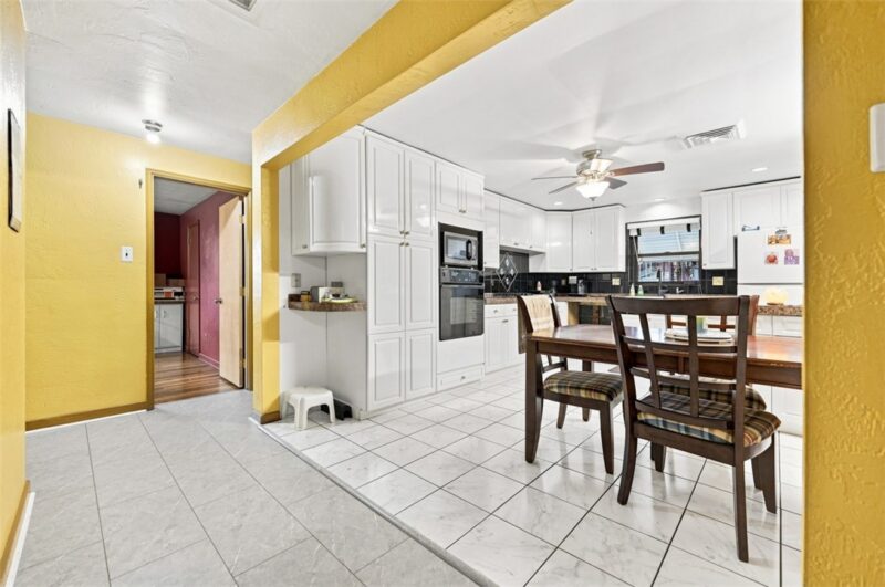 705 Broadway Ave — photo 4