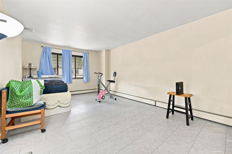 705 Broadway Ave — photo 8