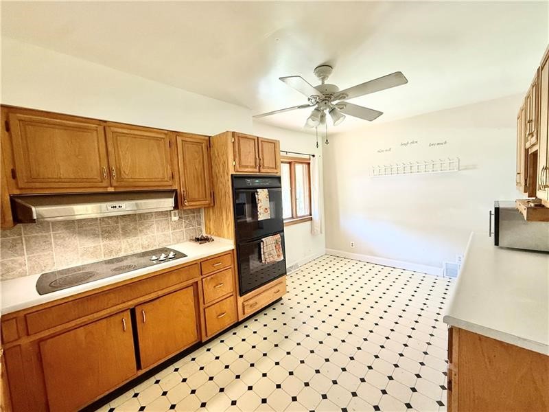 320 N Cascade St — photo 8