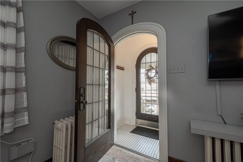 722 Bellaire Ave — photo 3