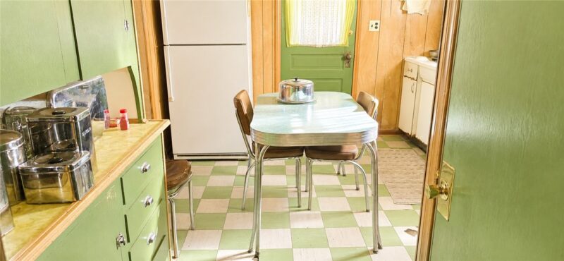 112 Railroad St — photo 6