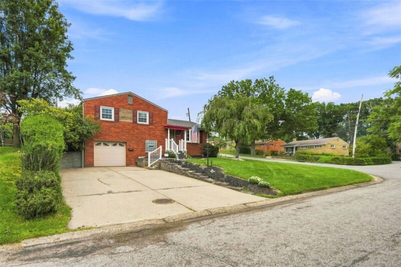 1729 Beryl Dr — photo 3