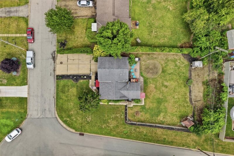 1729 Beryl Dr — photo 7