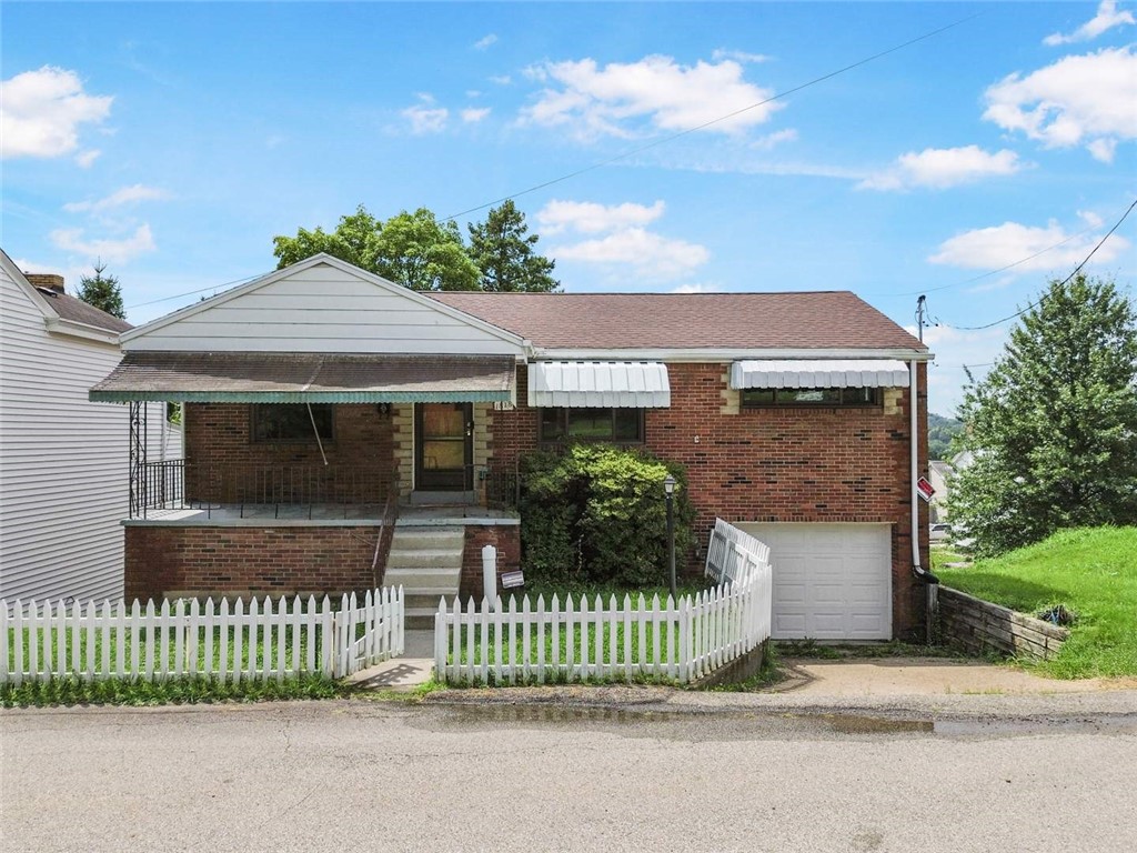 1818 Oakhurst St — photo 1