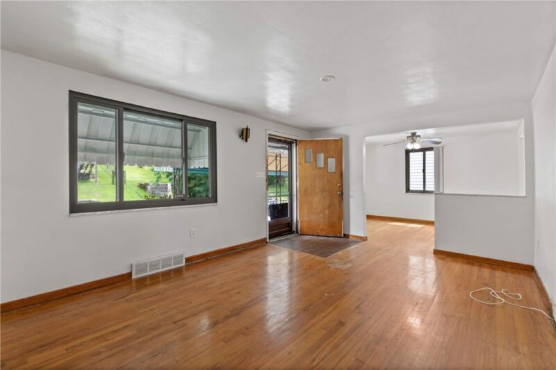 1818 Oakhurst St — photo 3