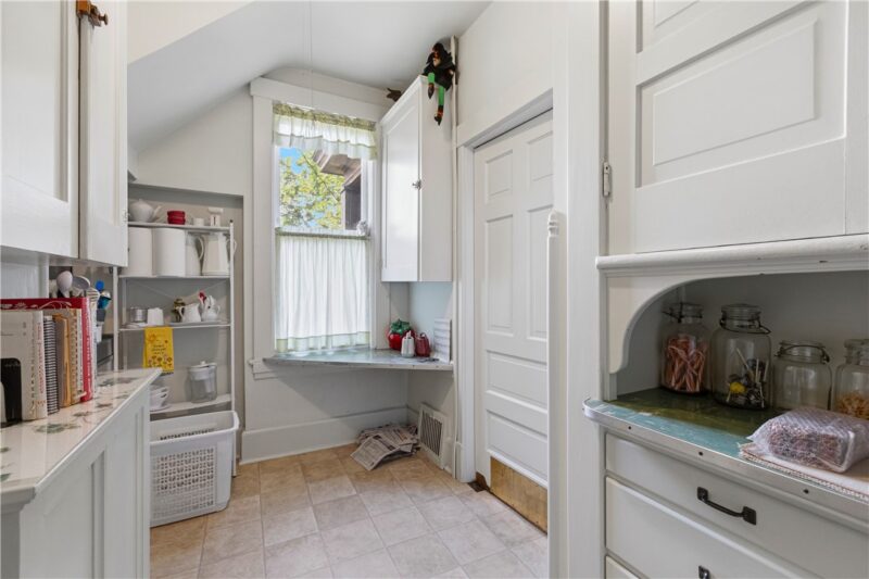 540 N Maple Ave — photo 8