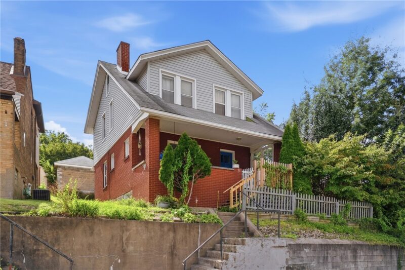 369 Center Ave