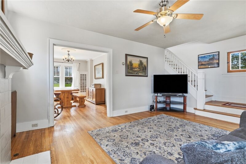 369 Center Ave — photo 7