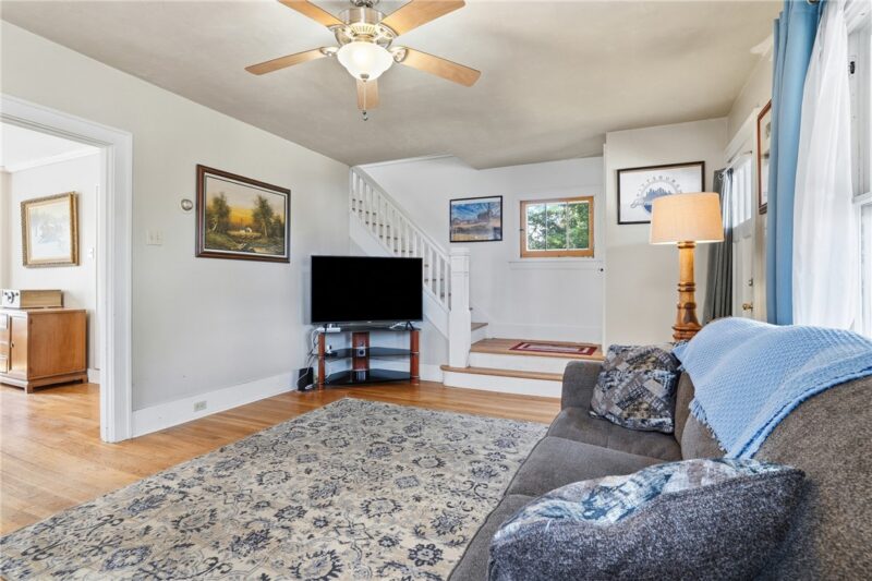 369 Center Ave — photo 8
