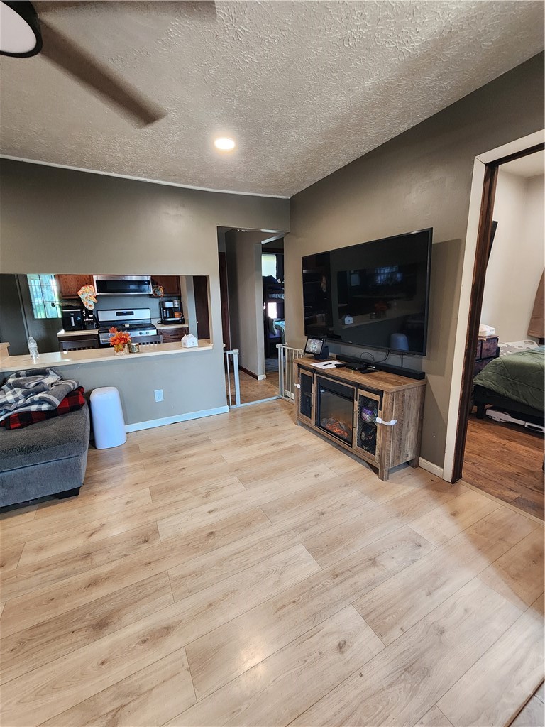 817 John St — photo 8