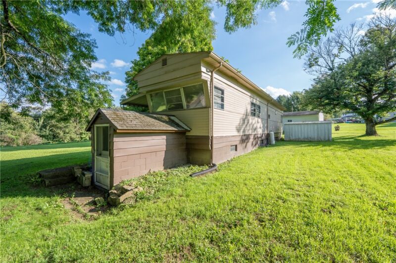 212 Victory St — photo 4