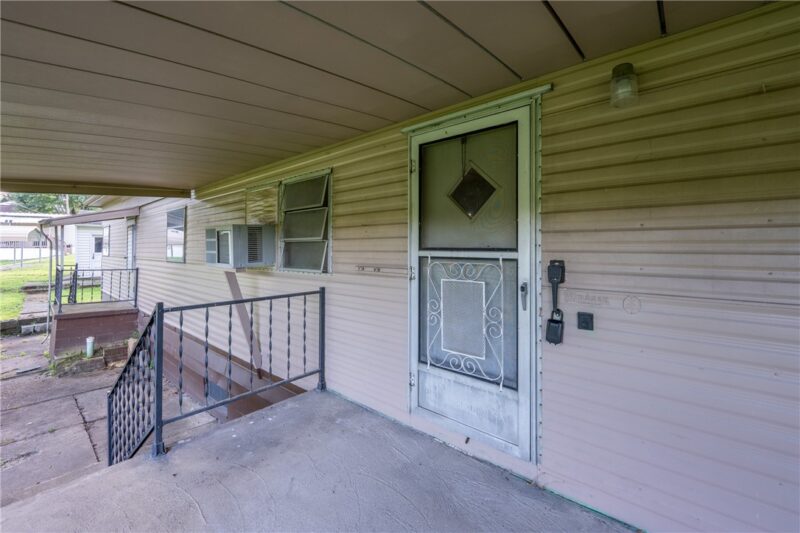 212 Victory St — photo 8