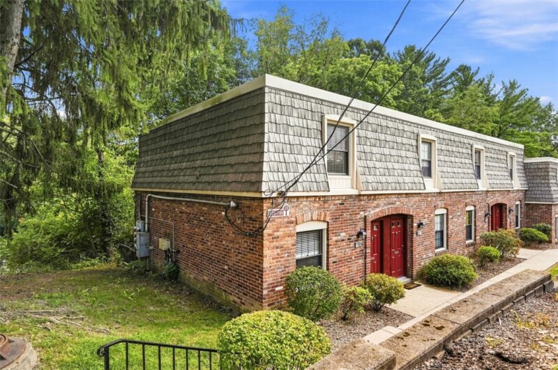 826 Carriage Cir — photo 3