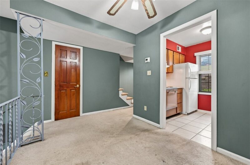 826 Carriage Cir — photo 8