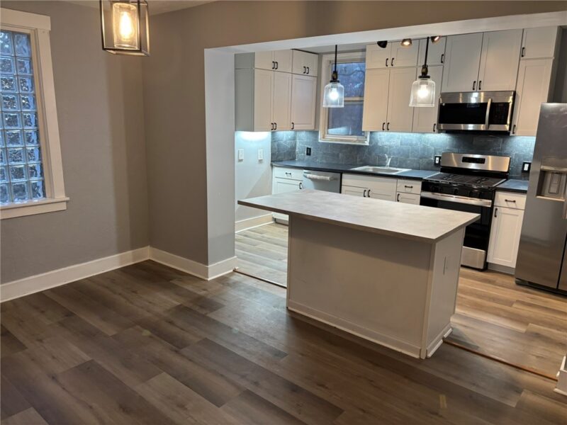 1320 Pioneer Ave — photo 4
