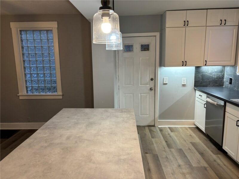 1320 Pioneer Ave — photo 5