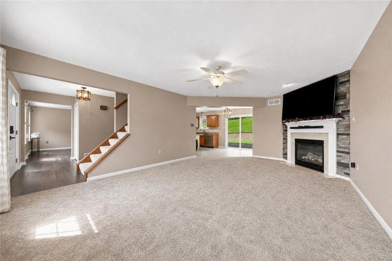 214 Murdock Way — photo 4