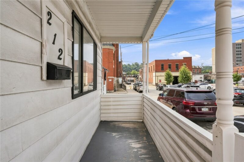 212 8th St — photo 3