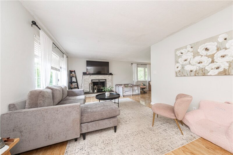 1933 Broadview Pl — photo 2