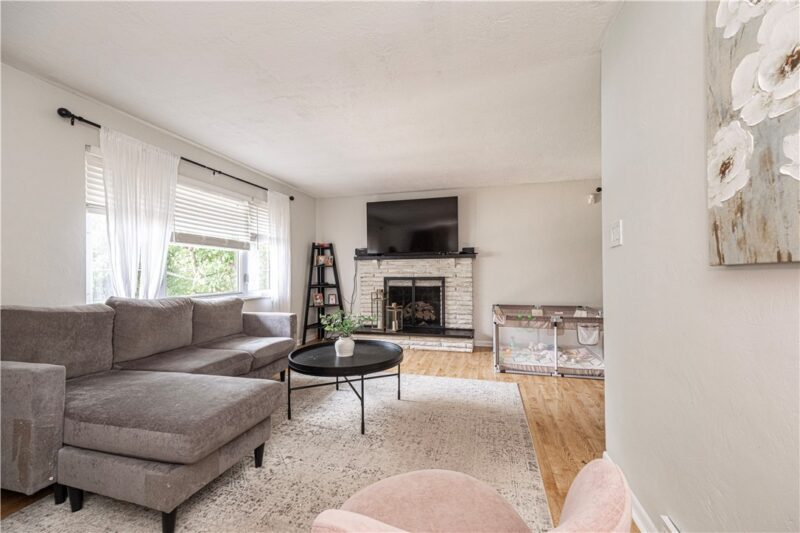 1933 Broadview Pl — photo 3