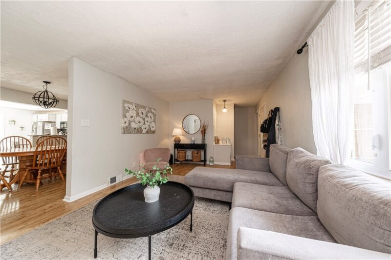 1933 Broadview Pl — photo 5