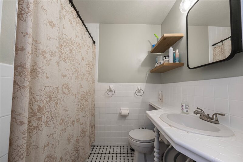 1933 Broadview Pl — photo 8