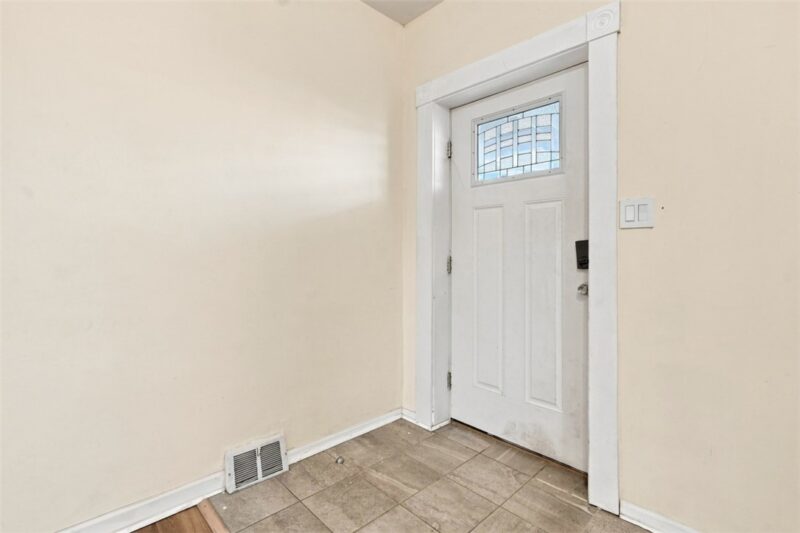 776 Hazelwood Ave — photo 6
